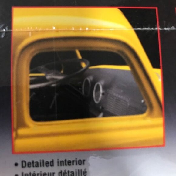 Vintage Coca-Cola 1950 Chevrolet Pickup 1/25 Model Kit w/Pop Machines & Cart - Picture 8 of 13